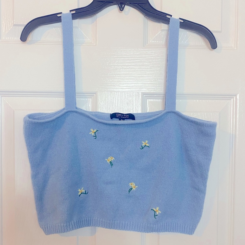 Witty Fox knit cami with embroidered flowers. Size XL. NWOT